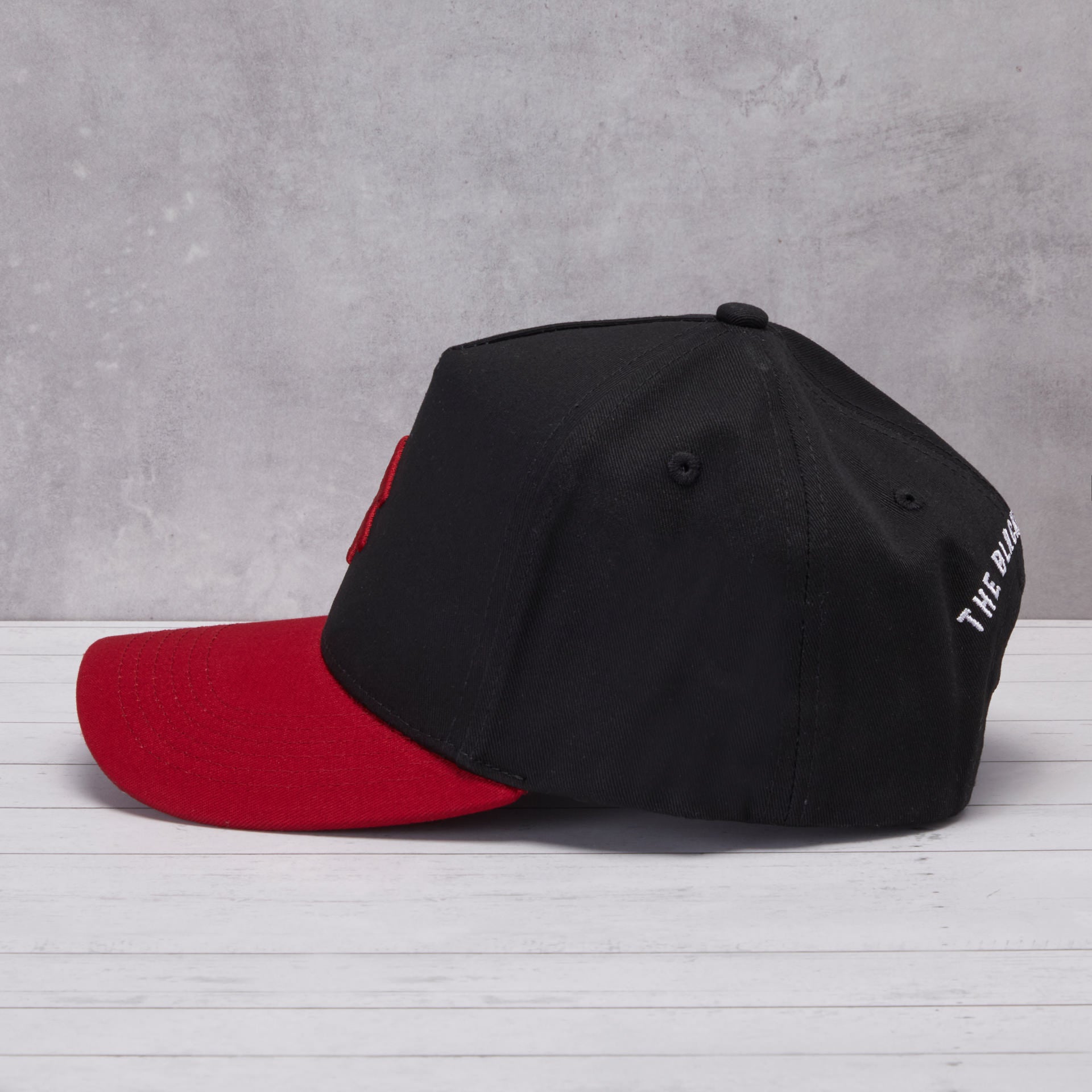 The Black Stuff TBS Cappello Uomo Rosso Nero Regolabile Taglia Unica