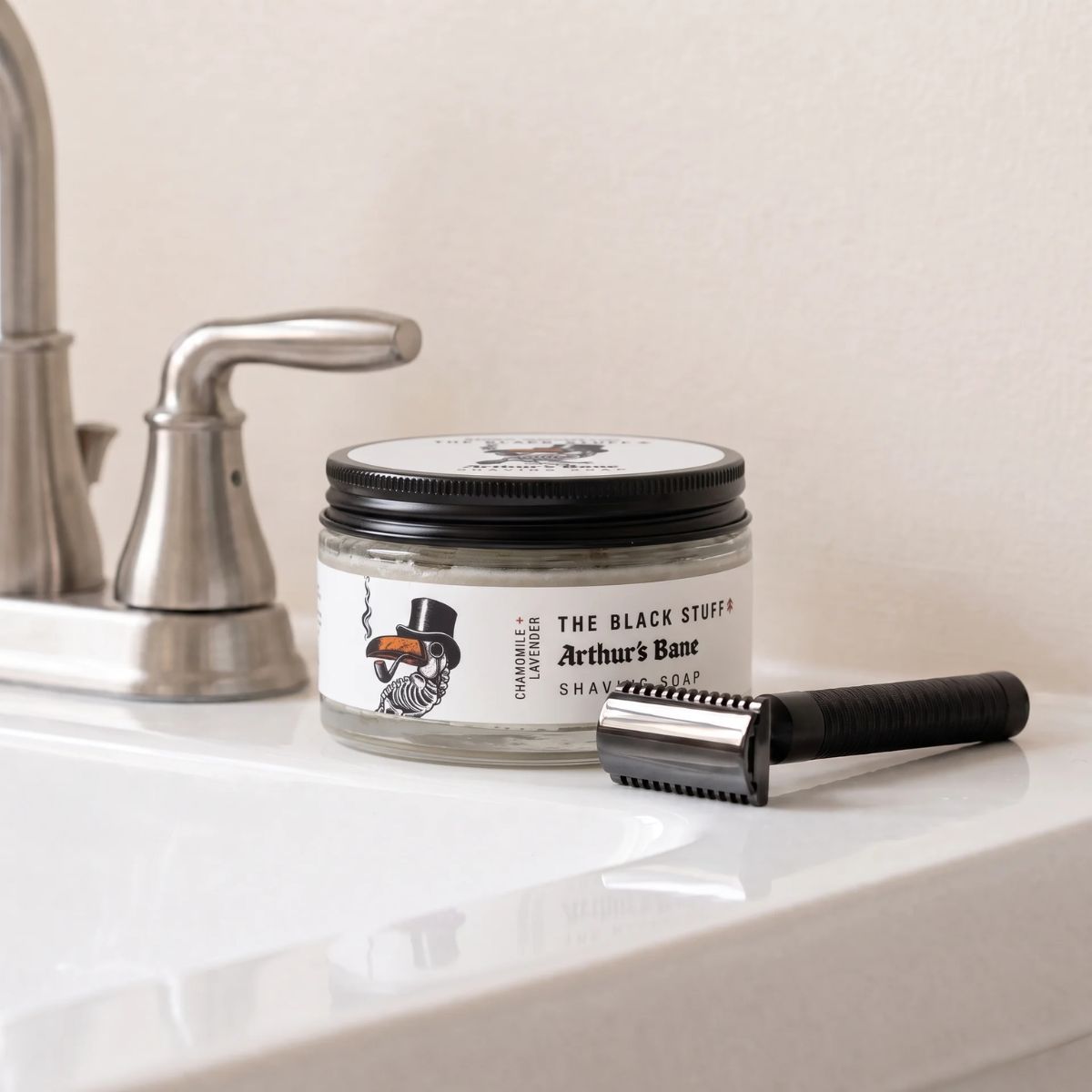 The Black Stuff Arthur's Bane sapone da barba 155 g in vetro
