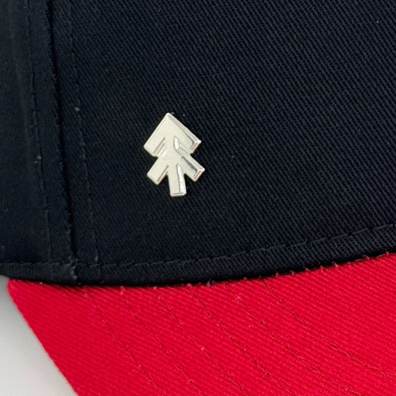 The Black Stuff TBS Icon spilla magnetica per cappello