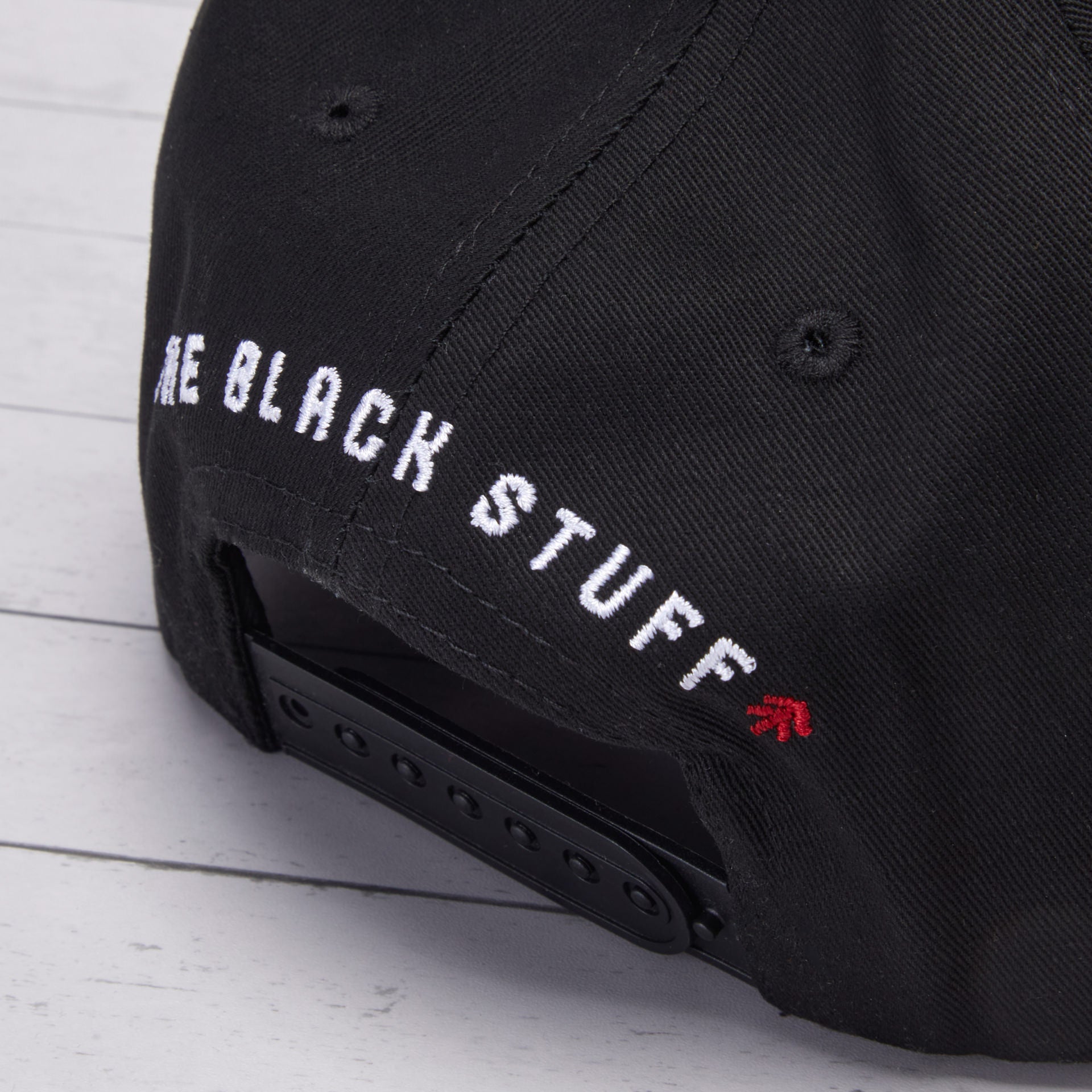 The Black Stuff TBS Cappello Uomo Rosso Nero Regolabile Taglia Unica