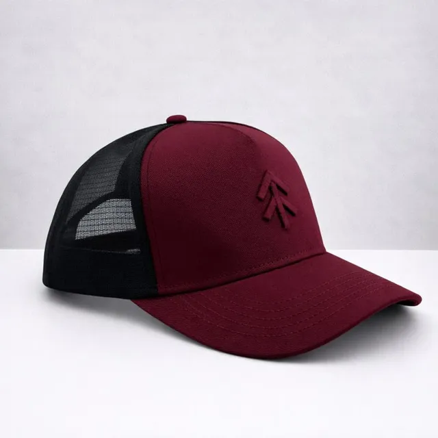 The Black Stuff Maroon Mesh Trucker Cap cappello bordeaux